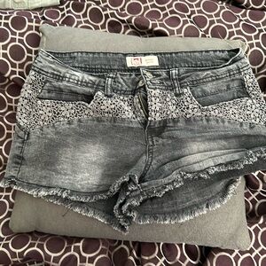 Lei Ashley low rise shorts